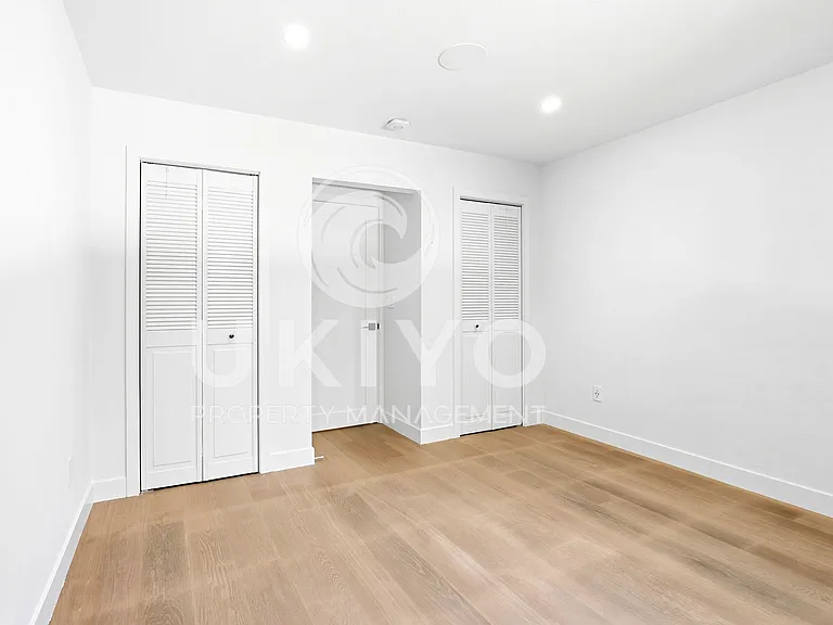 133 Hilltop Cres — Photo 32