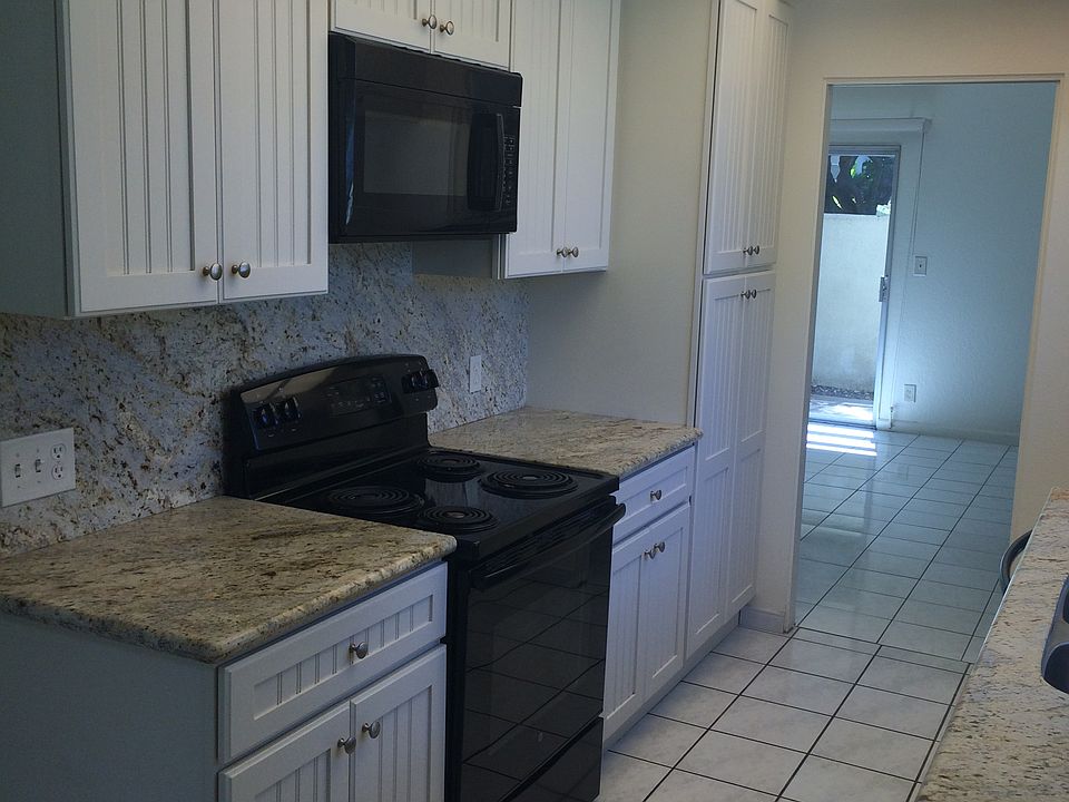 Kitchen Left Side