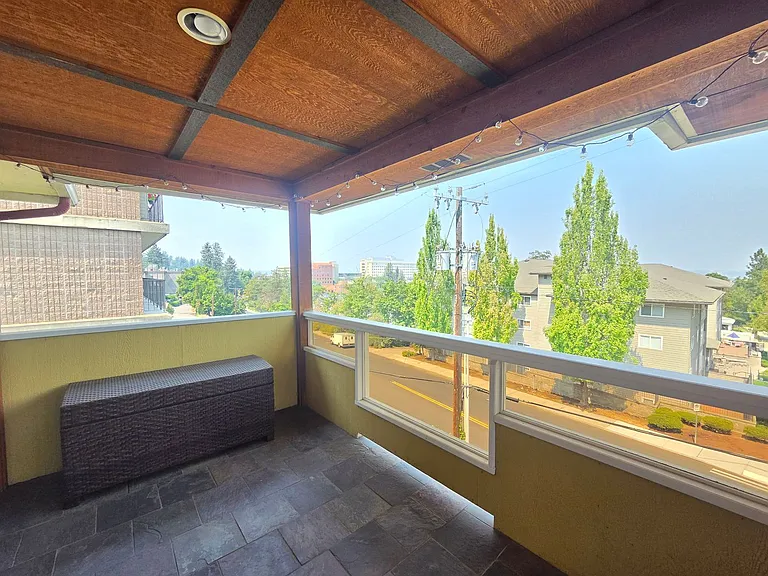 202 E Rockwood Blvd #2 — Photo 22