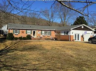 23 Lee Dr, Saint Albans, WV 25177