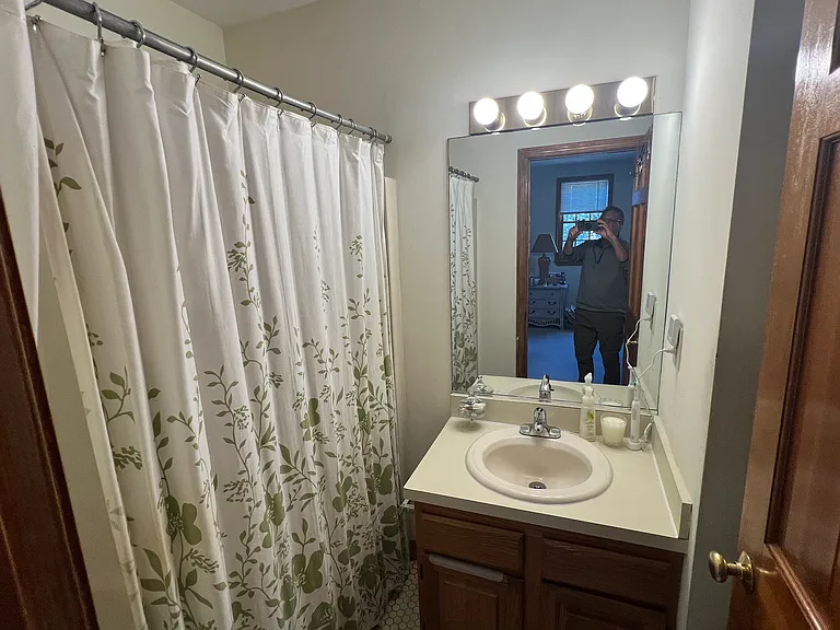 1050 Chestnut St #1 — Photo 9
