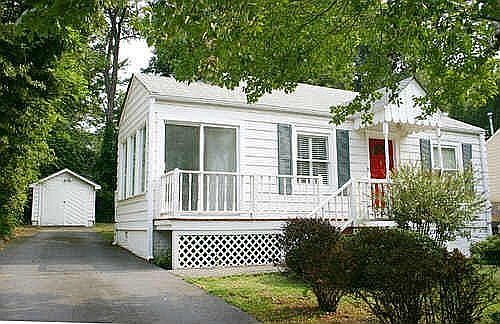 Cute Intown Bungalow