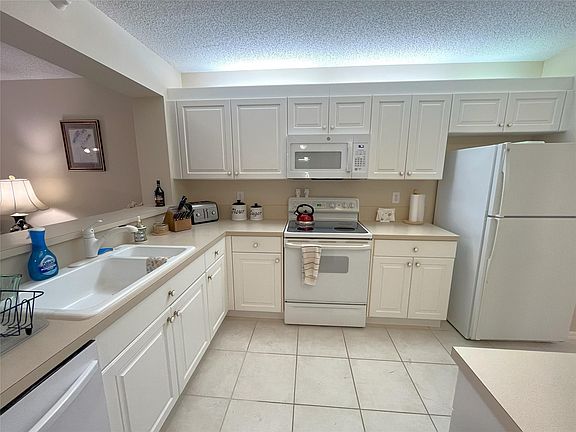4th image of 7751 Southampton Terrace #312