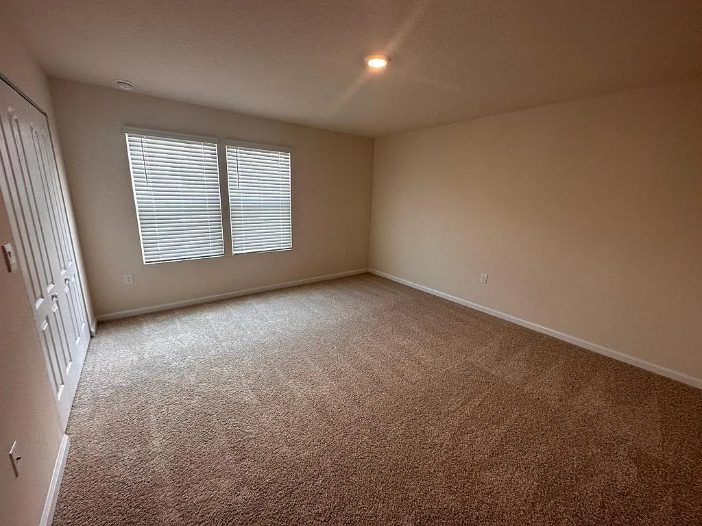 3 bed, 2.5 bath, 1500 sqft, $2,000 — Photo 4