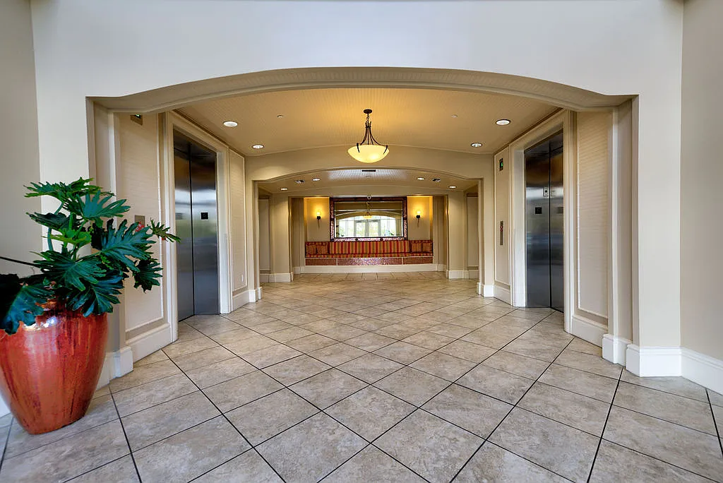 10099 Nelle Ave — Photo 3