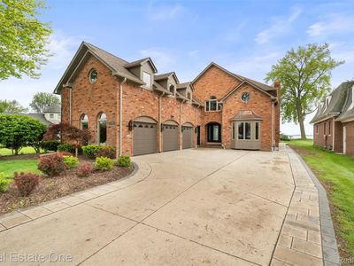 48556 Harbor Dr, Chesterfield, MI, 48047
