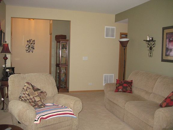 4th image of 24954 Franklin Ln