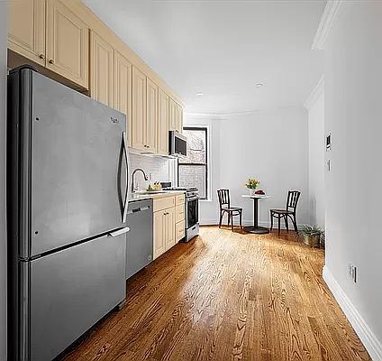 5th image of 516 E 82nd St APT 4E