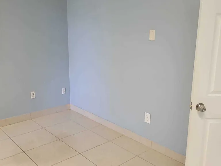 1901 S John Young Pkwy #3 — Photo 14
