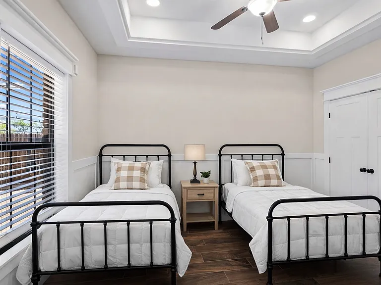 7228 Dominica Dr — Photo 13