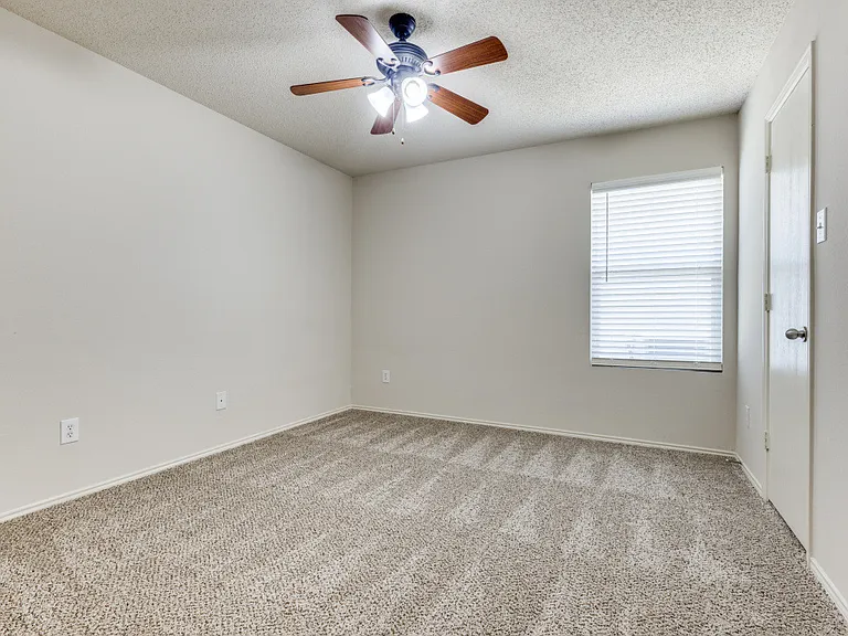 9709 Thomas Jefferson Dr — Photo 4