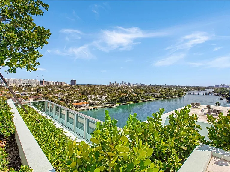 9221 E Bay Harbor Dr #512 — Photo 39