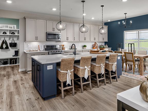 Bridgeport II Kitchen and Dining Area at Brunswick Crossing