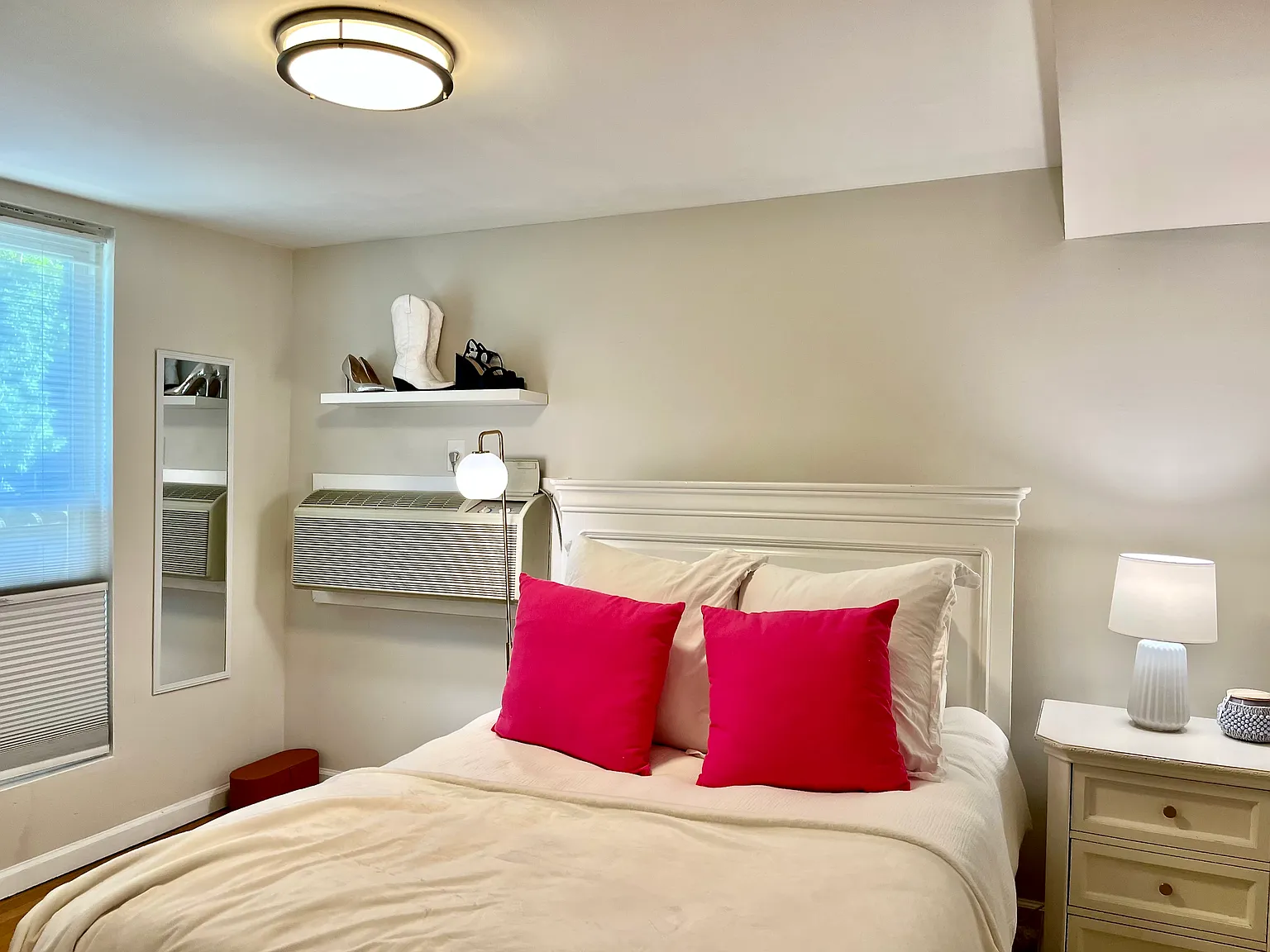 2 bed, 600 sqft, $3,100 — Photo 2