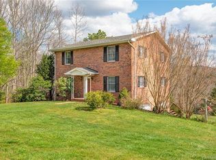 661 Old Fort Rd, Fairview, NC 28730