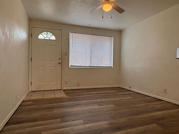 3rd image of 917 2nd St #8d7a33377