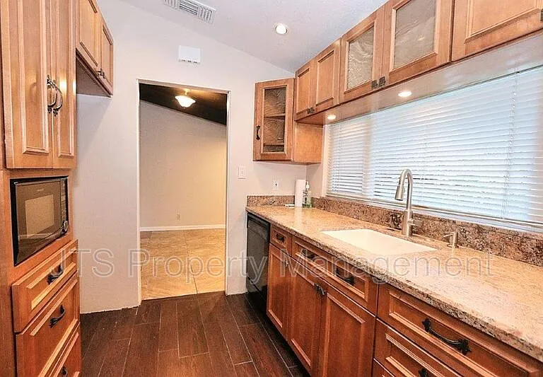 1060 Sand Bar Cir — Photo 39