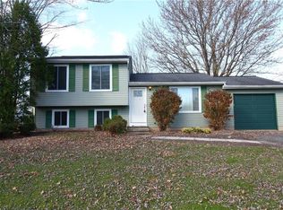 7579 Iris Ln, Liverpool, NY 13088