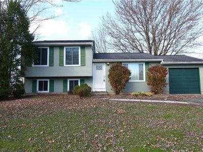 7579 Iris Ln, Liverpool, NY, 13088