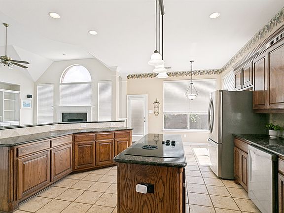 3rd image of 1501 Stone Dr