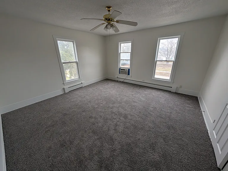 407 W Salem Ave #1 — Photo 5