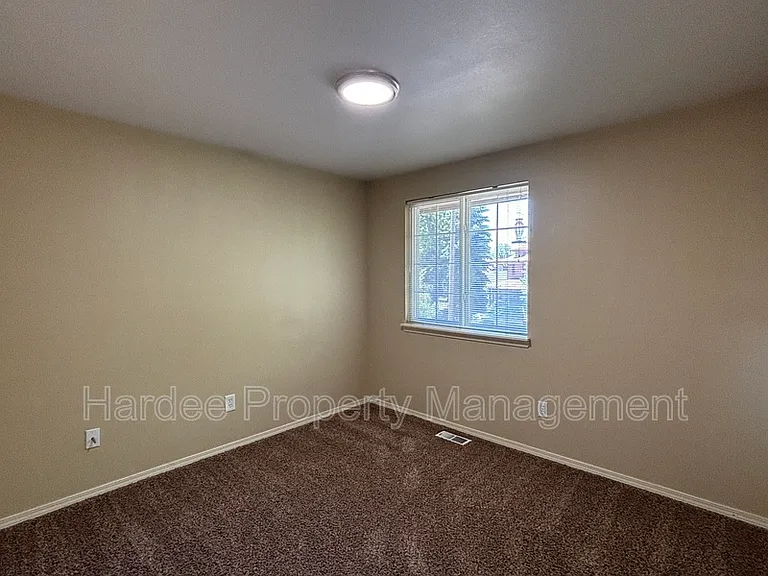 1602 W Highland St — Photo 12