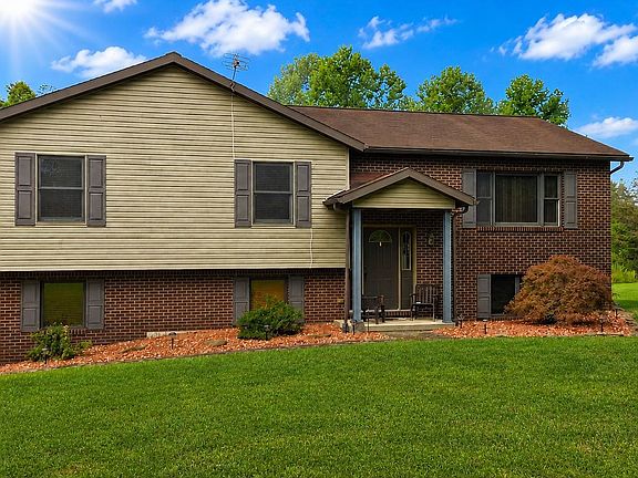 2nd image of 1018 Blackleggs Rd
