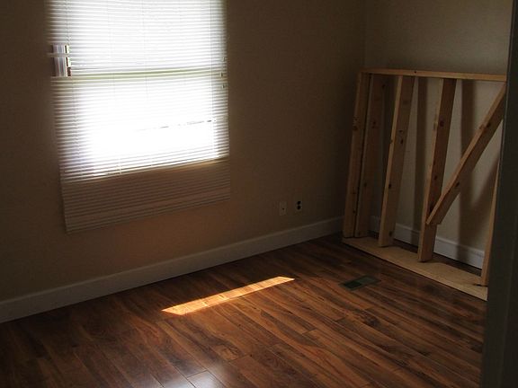 5th image of 248 Buskirk Dr
