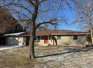 3325 Colby Ln, Janesville, WI 53546