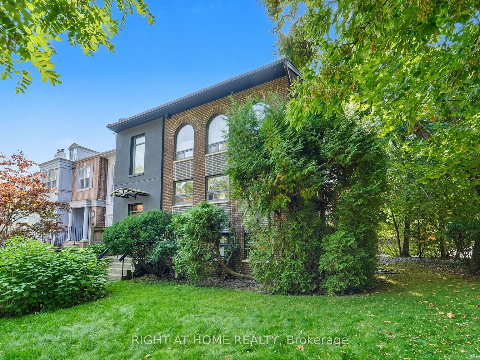 5 bed, $7,800 — Photo 2
