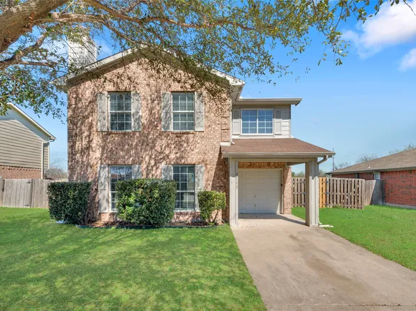 3113 Autumn Run Dr, Forest Hill, TX 76140