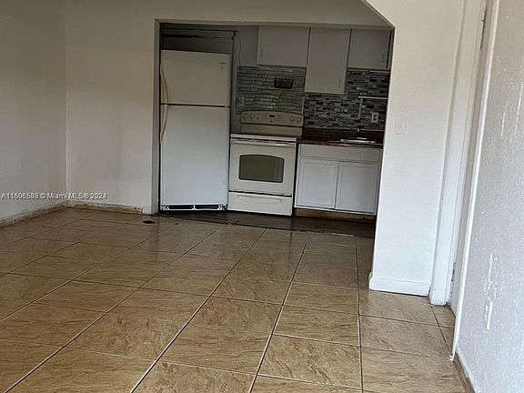 3rd image of 821 NW 102nd St #203