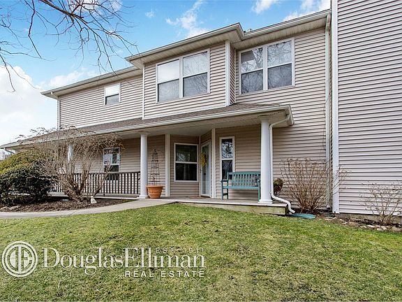 2nd image of 401 Willow Pond Dr