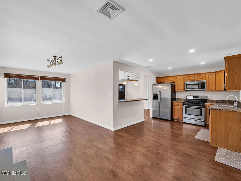 3118 Glasgow Ave — Photo 13