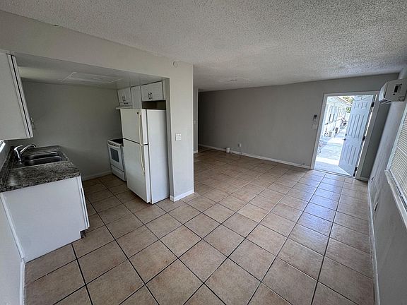 5th image of 1885 40th Ave #5
