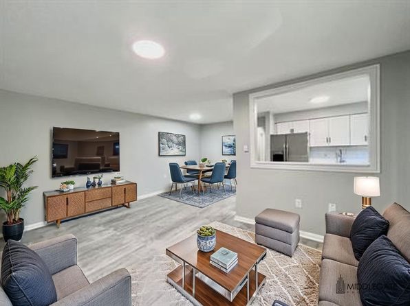 501 E Walnut St APT 10