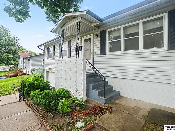 4th image of 8919 Valley St