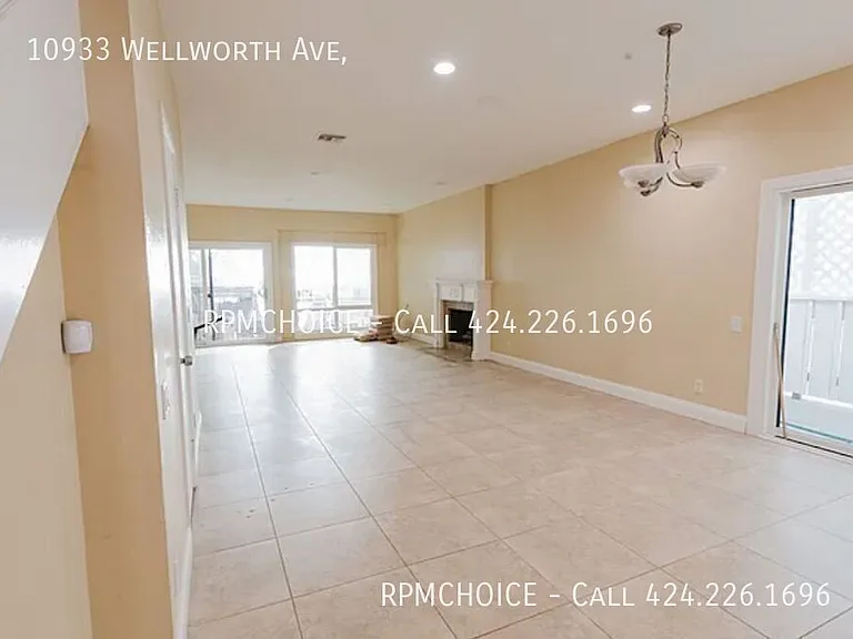 10933 Wellworth Ave — Photo 12
