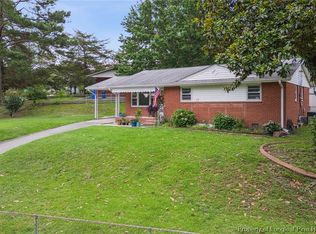 321 Lansdowne Rd, Fayetteville, NC 28314