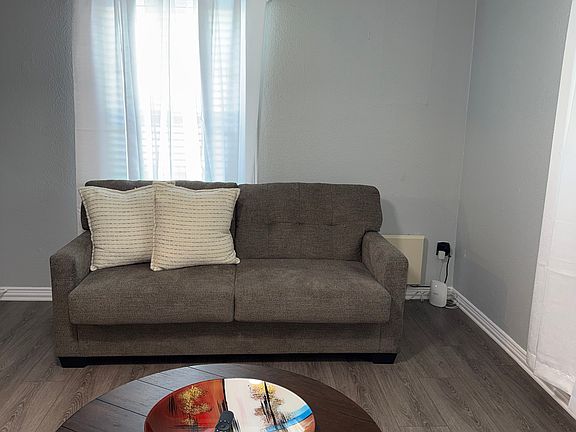 5th image of 1043 Blaylock Cir S