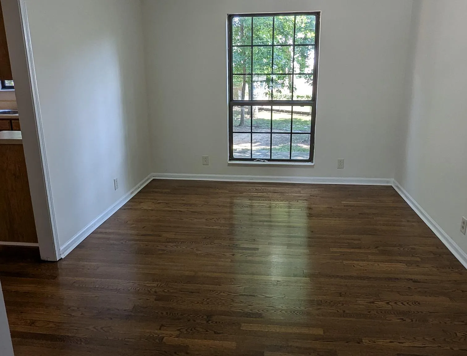 1117 Elkader Court South - 1 — Photo 4