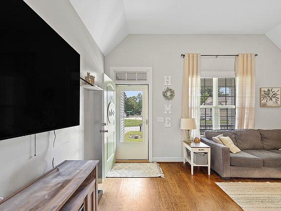 4th image of 10417 Carsons Creek Dr