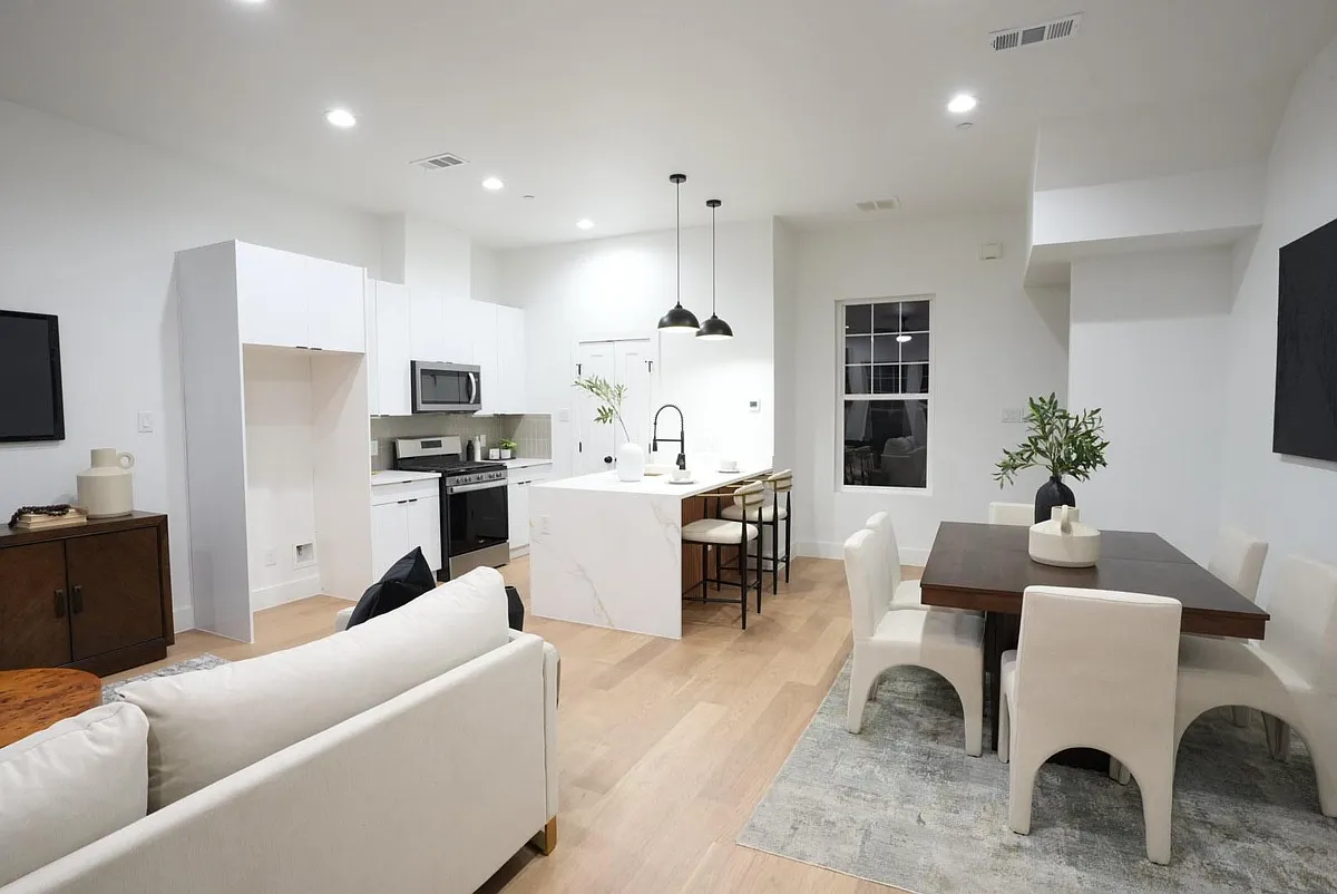 Building Photo - 629 N Tyler St #101