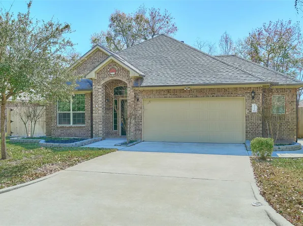 12635 Lake Shore Dr, Montgomery, TX 77356