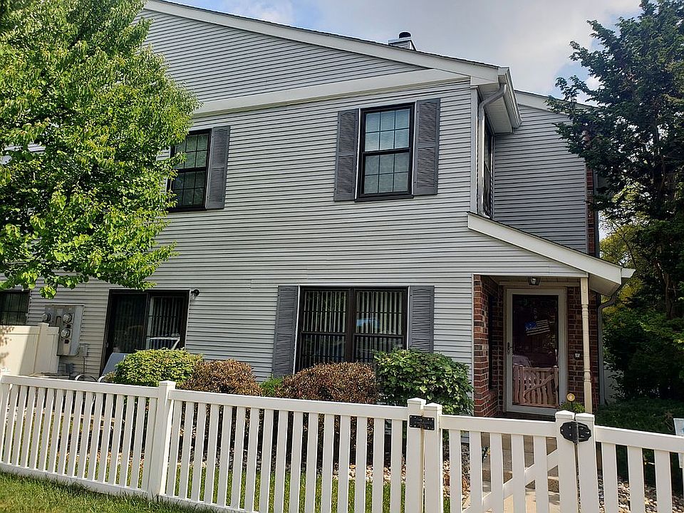 1st image of 8 Covington Ct