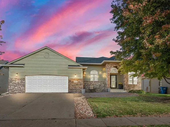 3008 W Rose Crest Dr, Sioux Falls, SD 57108