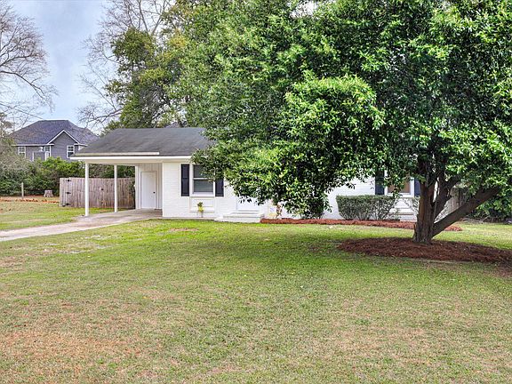 3rd image of 555 Gary Glen Dr. Drive