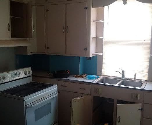 3rd image of 115 Jackson Ave