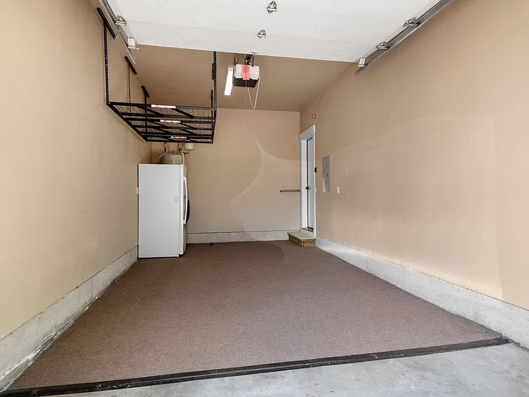 2302 NE Mary Rose Pl #2 — Photo 18