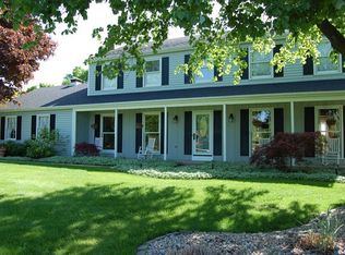 7N271 Longridge Rd, St Charles, IL 60175